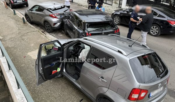 Λαμία: Κόλλησε το γκάζι και τα πήρε παραμάζωμα - Από τύχη δεν υπήρξε σοβαρός τραυματισμός - Δείτε εικόνες