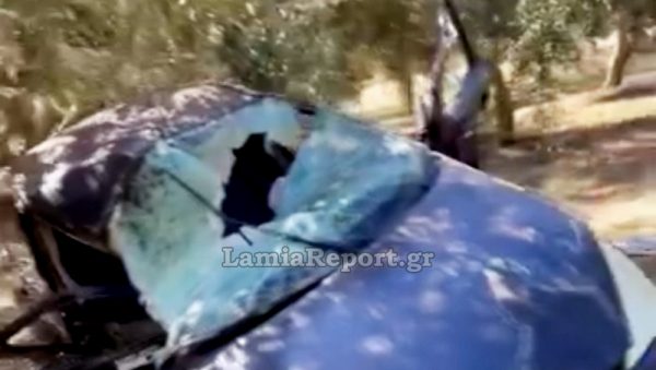 Φθιώτιδα: Βγήκαν εκτός δρόμου και έπεσαν πάνω στις ελιές - Διαλύθηκε το αυτοκίνητο