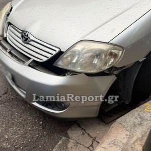 Λαμία: Τροχαίο σε διασταύρωση με καραμπόλα στο κέντρο της πόλης - Ζημιές σε τέσσερα αυτοκίνητα