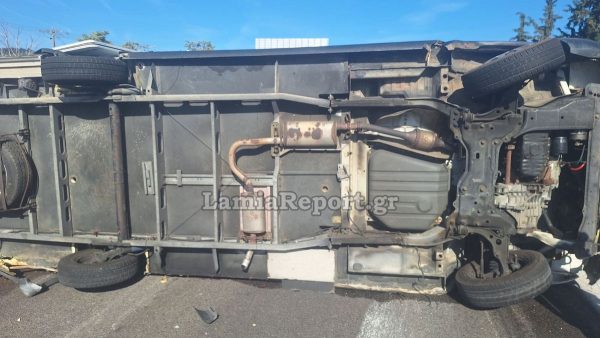 Φθιώτιδα: Τροχαίο με ανατροπή τροχόσπιτου στην εθνική οδό - Σώοι από θαύμα οι γονείς με το 10χρονο κοριτσάκι τους!