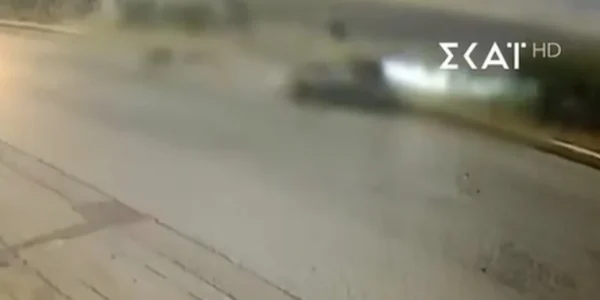 Βίντεο ντοκουμέντο από το σοκαριστικό θανατηφόρο τροχαίο με μηχανή στη Θηβών