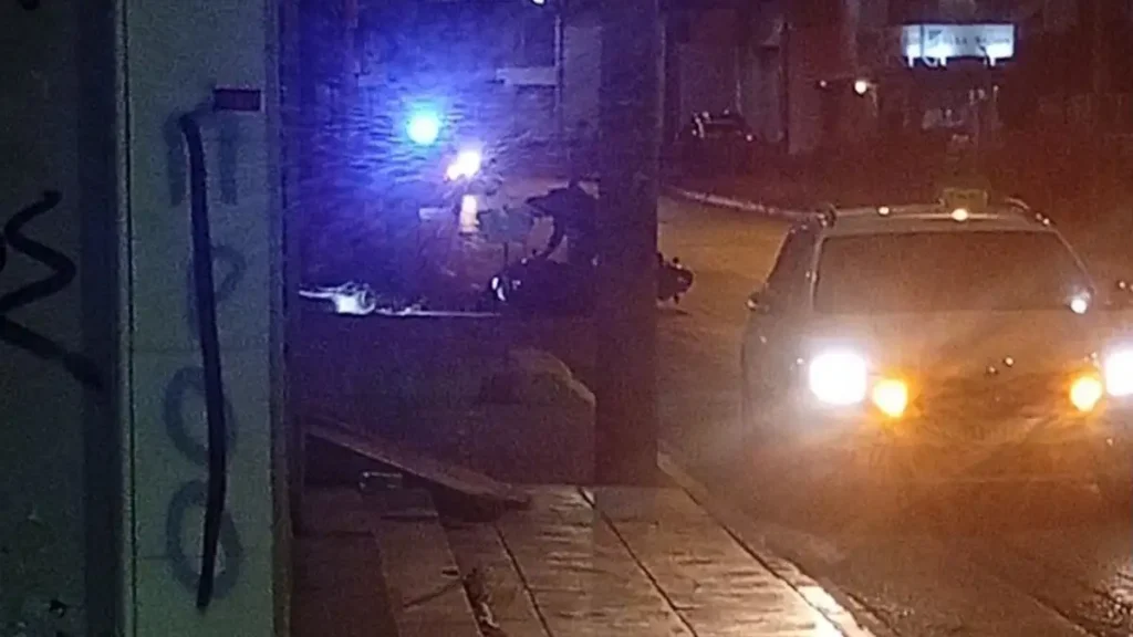 Τραγωδία τα ξημερώματα με δύο νεκρούς σε τροχαίο με μηχανή - Ένας 28χρονος και 26χρονη τα θύματα