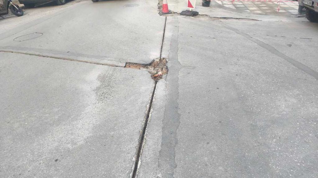 Λαμία: Προσοχή οι επικίνδυνες τρύπες - παγίδες επέστρεψαν