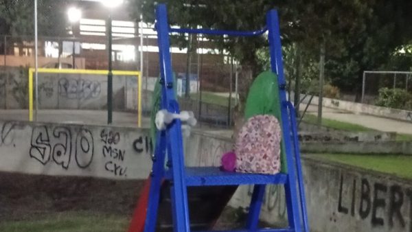 Γαλανέικα: Βρέθηκε σχολική τσάντα στο πάρκο της Αμφιθέας - Μήπως την αναζητάτε;