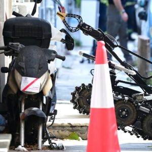 Συναγερμός στο κέντρο της Αθήνας -Ύποπτο αντικείμενο στη Σισίνη, σπεύδουν τα ΤΕΕΜ