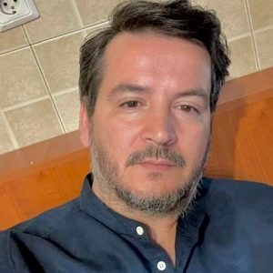 Κλειστά τα ζαχαροπλαστεία την ώρα της κηδείας του Γιάννη Χαντζή