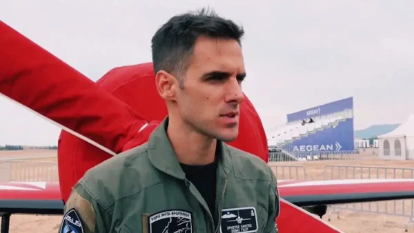 Χρήστος Χαρίτος: Ο πιλότος του F-16 «Ζευς» που θα πετάξει στην παρέλαση της 28ης Οκτωβρίου εξομολογείται – «Όνειρό μου από παιδί»