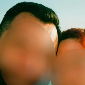 Λαύριο: «Είναι ήρωας, μπήκε μπροστά για να τη σώσει» – Συγκλονίζει η μητέρα του 33χρονου που τον μαχαίρωσε ο πρώην της φίλης του