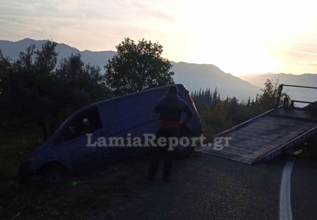 Φθιώτιδα: Εκτροπή αυτοκινήτου με τραυματισμό οδηγού - ΦΩΤΟ