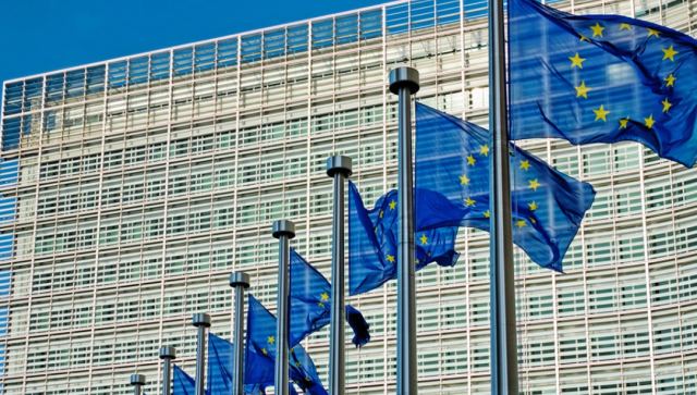 Ουκρανία: Η Κομισιόν ανακοίνωσε το 8ο πακέτο κυρώσεων κατά της Ρωσίας - Έρχεται πλαφόν στην τιμή πετρελαίου