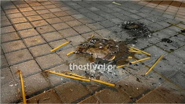 Πρωτοφανής βανδαλισμός στη Θεσσαλονίκη: Παρέα νεαρών έκαψε εικόνα της Παναγίας