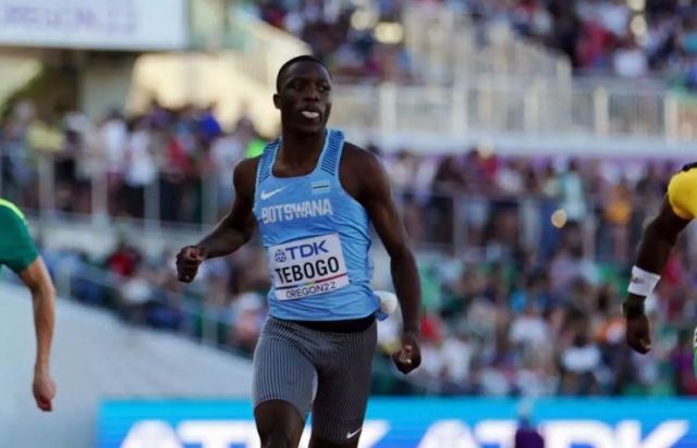 Απίστευτος Λέσλι Τεμπόγκο! Έκανε παγκόσμιο ρεκόρ στα 100μ U20 τρέχοντας χαλαρά στα τελευταία 30 μέτρα