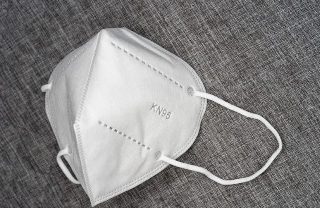 Πλεύρης: Θα εξεταστεί η επέκταση της χρήσης μάσκας εάν χρειαστεί