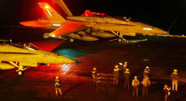 ΗΠΑ και Βρετανία έπληξαν θέσεις των Χούτι - Επιθέσεις στην πρωτεύουσα της Υεμένης