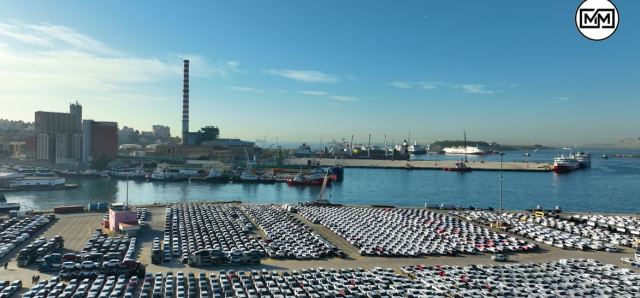 Car Terminal: Εκατοντάδες καινούρια αυτοκίνητα «πλημμύρισαν» το λιμάνι του Πειραιά (ΒΙΝΤΕΟ)