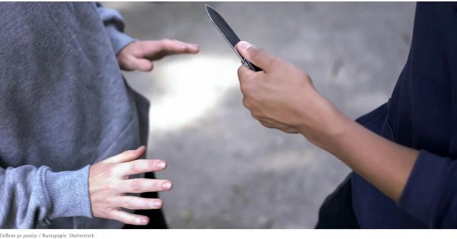 Βούλα: Ανήλικοι μαχαίρωσαν στην κοιλιά 14χρονο -Συνελήφθη ένας 15χρονος, αναζητείται ο άλλος δράστης