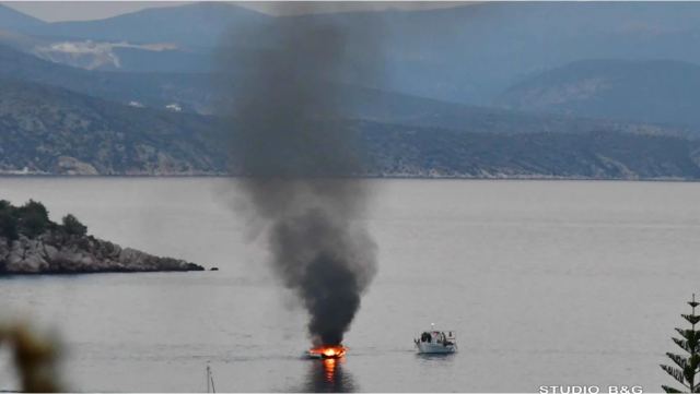 Έκρηξη σε σκάφος στο Τολό - Δύο γυναίκες τραυματίες - Δείτε βίντεο και φωτογραφίες