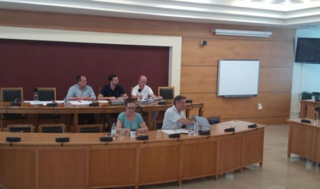 «Θερμή» συνεδρίαση για προϋπολογισμό και σκουπίδια