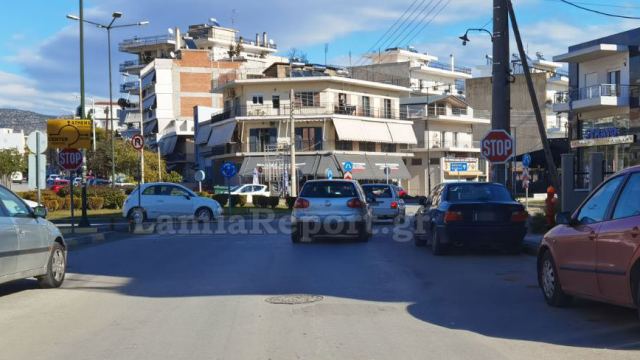 Τώρα ποιος φταίει; Αυτός που σταμάτησε ή αυτοί που παραβιάζουν το «STOP»;