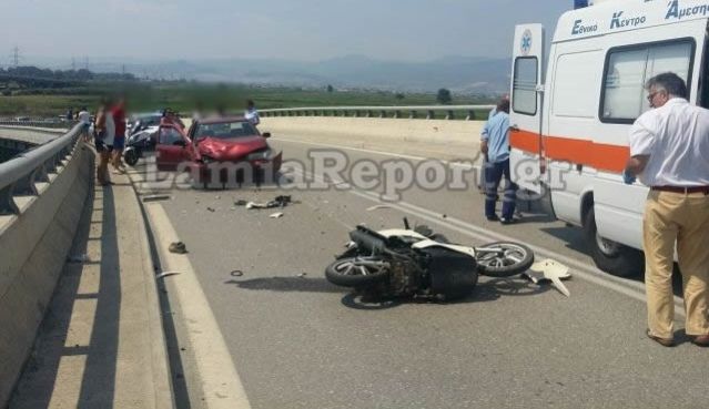 Μετωπική αυτοκινήτου με μηχανάκι - Σκοτώθηκε Λαμιώτης δικυκλιστής
