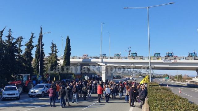 Μένουν στους δρόμους οι αγρότες της Αταλάντης