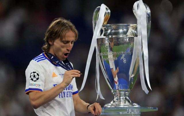 Η Ρεάλ Μαδρίτης ανανέωσε επίσημα με τον Λούκα Μόντριτς