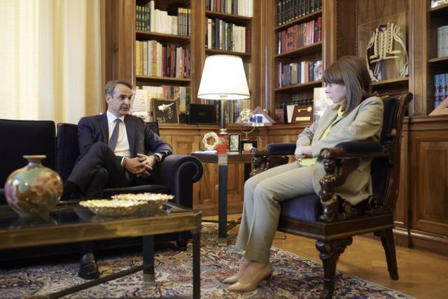 Στην ΠτΔ ο Μητσοτάκης, παρέλαβε τη διερευνητική εντολή: «Θα την επιστρέψω το απόγευμα, εκλογές το συντομότερο»