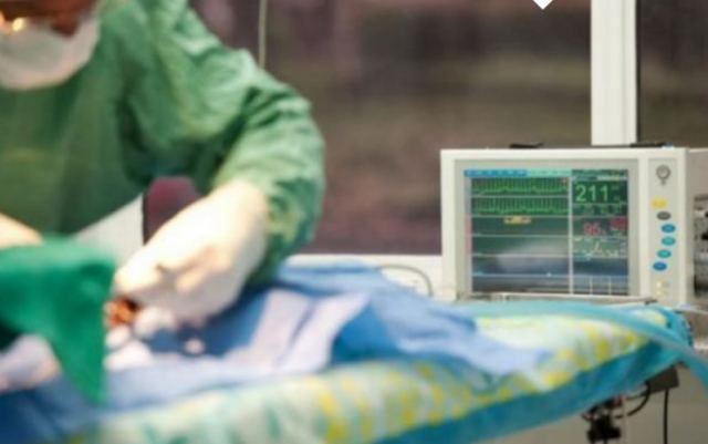 Σε κωματώδη κατάσταση 18χρονη - Παρουσίασε ξαφνικά υψηλό πυρετό και κατέρρευσε