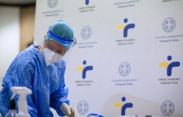 Κορωνοϊός: 5.080 κρούσματα σήμερα με 570 επαναλοιμώξεις - Στους 130 οι διασωληνωμένοι, 12 νέοι θάνατοι