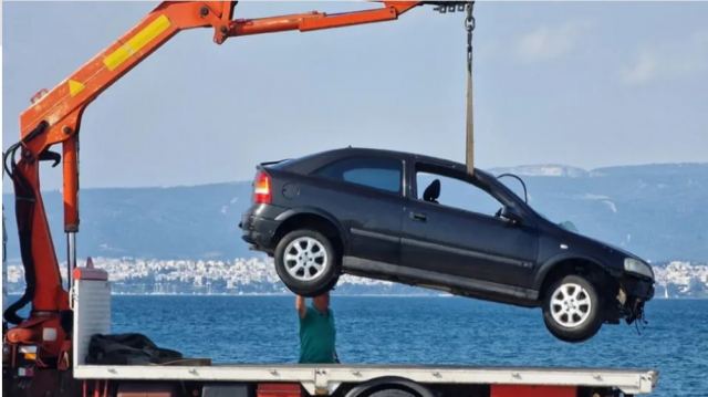 Θεσσαλονίκη: «Ήταν πολύ πονεμένοι άνθρωποι», λένε για τη μητέρα και το γιο που έπεσαν με το αυτοκίνητο στον Θερμαϊκό