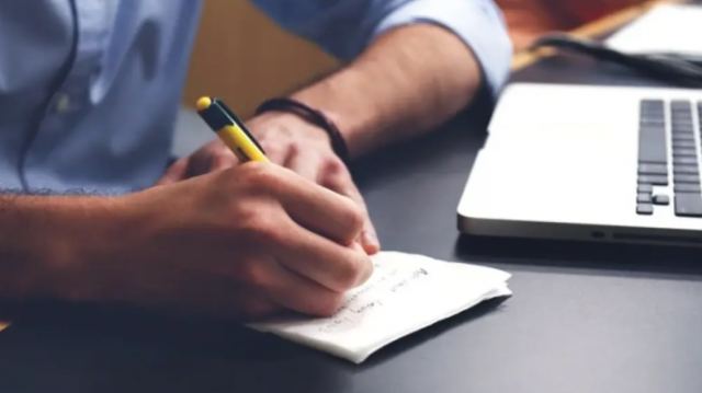 Αντίστροφη μέτρηση για φορολογικές δηλώσεις, πληρωμές φόρων και τελών – Οι εκκρεμότητες μέχρι τέλος Δεκεμβρίου