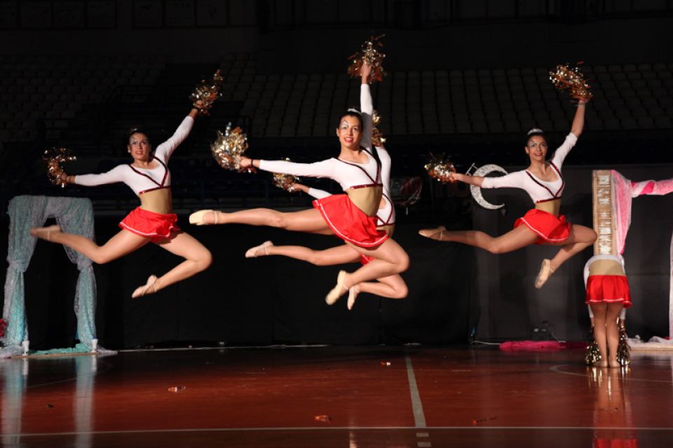 Little Woman's Club: Ελάτε να γνωρίσετε τη δουλειά μας στον ανανεωμένο χώρο μας!