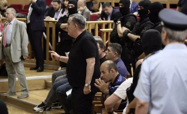 Δίκη Χρυσής Αυγής: Αναβολή για λόγους υγείας ζητάει ο Νίκος Μιχαλολιάκος