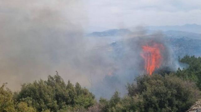 Μεγάλη φωτιά στη Σάμο - Εκκενώνεται ο οικισμός Βουρλιώτες