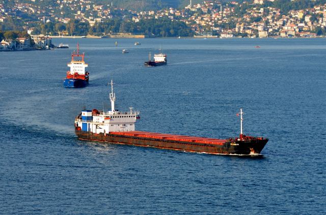 Έβαλε νερά πλοίο στο λιμάνι της Χαλκίδας