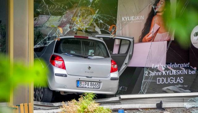 Βερολίνο: Ψυχικά ασθενής ο άνδρας που έριξε αυτοκίνητο πάνω σε πλήθος – Νεκρή μία δασκάλα