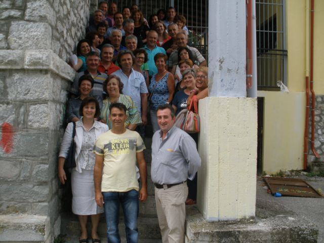 Συναντήθηκαν 34 χρόνια μετά στο σχολείο που αποφοίτησαν (ΦΩΤΟ)