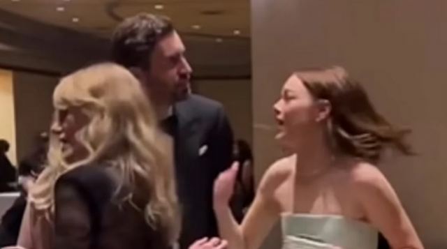 Η viral ξεκαρδιστική αντίδραση της Έμμα Στόουν όταν κατάλαβε ότι λείπει από την απονομή του Poor Things