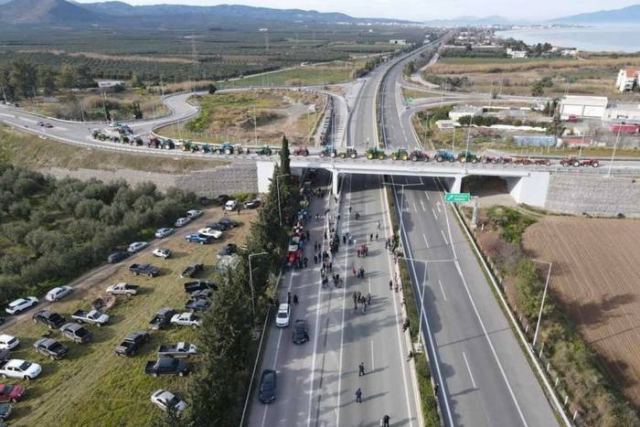 Κλείνει το μεσημέρι από τους αγρότες η εθνική οδός Αθηνών - Λαμίας