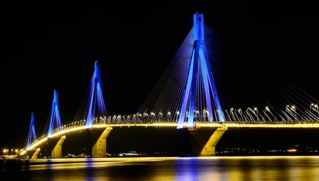 Η Γέφυρα Ρίου – Αντιρρίου σβήνει τα διακοσμητικά φώτα