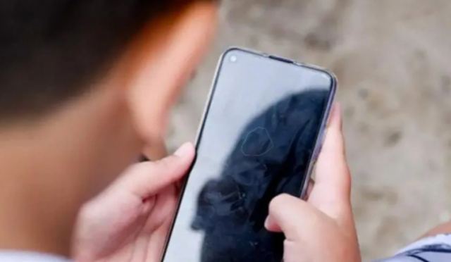 Ανήλικος εκβίαζε πατέρα 14χρονης ότι θα δημοσιεύσει πορνογραφικό υλικό της κόρης του!