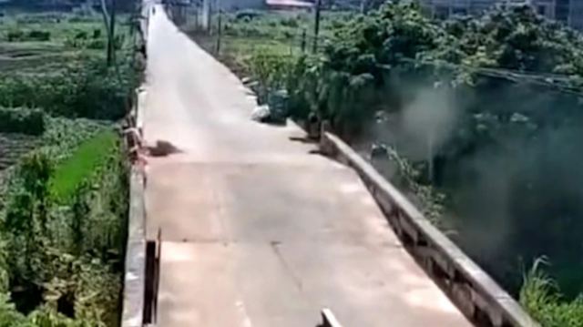 Ο καύσωνας στην Κίνα «έσπασε» στη μέση μια γέφυρα