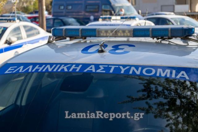 Χτύπησε και τραυμάτισε στο μάτι την έγκυο γυναίκα του
