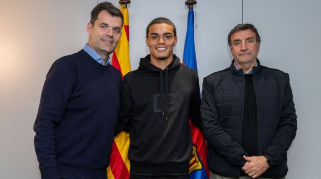 Υπέγραψε στη Μπαρτσελόνα ο 17χρονος γιος του Ροναλντίνιο