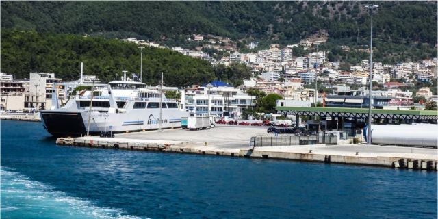 Στην Ηγουμενίτσα οι 56 μετανάστες που διασώθηκαν στην Κεφαλονιά -Δεν ήθελαν βοήθεια, τη ζήτησαν όταν χειροτέρεψε ο καιρός