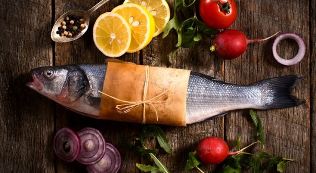 Έρευνα: Αυξημένος ο κίνδυνος για μελάνωμα λόγω μεγάλης κατανάλωσης ψαριών και για καρκίνο του προστάτη από το πολύ γάλα