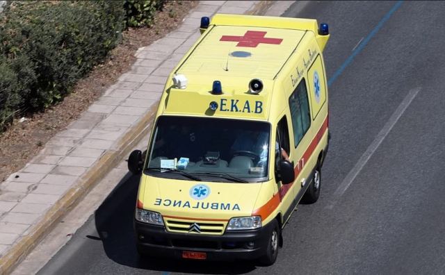 Τραγωδία στη Μεσσηνία: Αυτοκίνητο που οδηγούσε 23χρονη παρέσυρε και σκότωσε 55χρονο που κατέβηκε από λεωφορείο