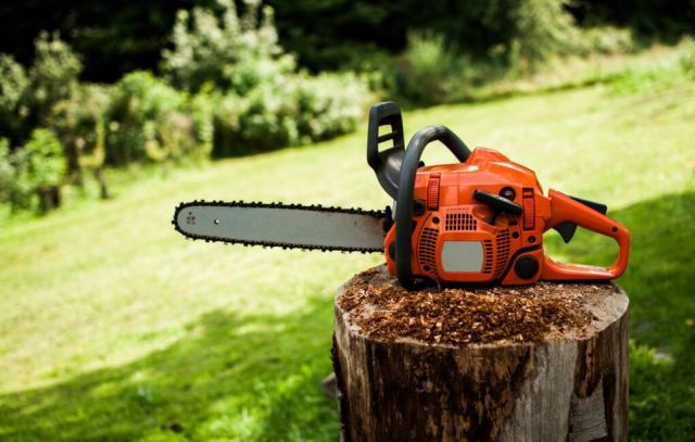 Στην ψυχιατρική 39χρονος που κυνηγούσε με αλυσοπρίονο εργαζόμενη στον Δήμο Βόλου