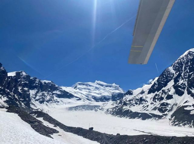 Ελβετία: Αποκολλήθηκαν παγωμένοι ογκόλιθοι στις Άλπεις – Δύο ορειβάτες νεκροί και εννέα τραυματίες