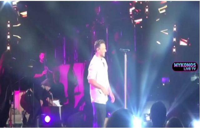Μύκονος: Ο Νίκος Βέρτης αποθεώθηκε στη συναυλία του – Οι Ισραηλινοί θαυμαστές και το «χρυσό» αντίτιμο